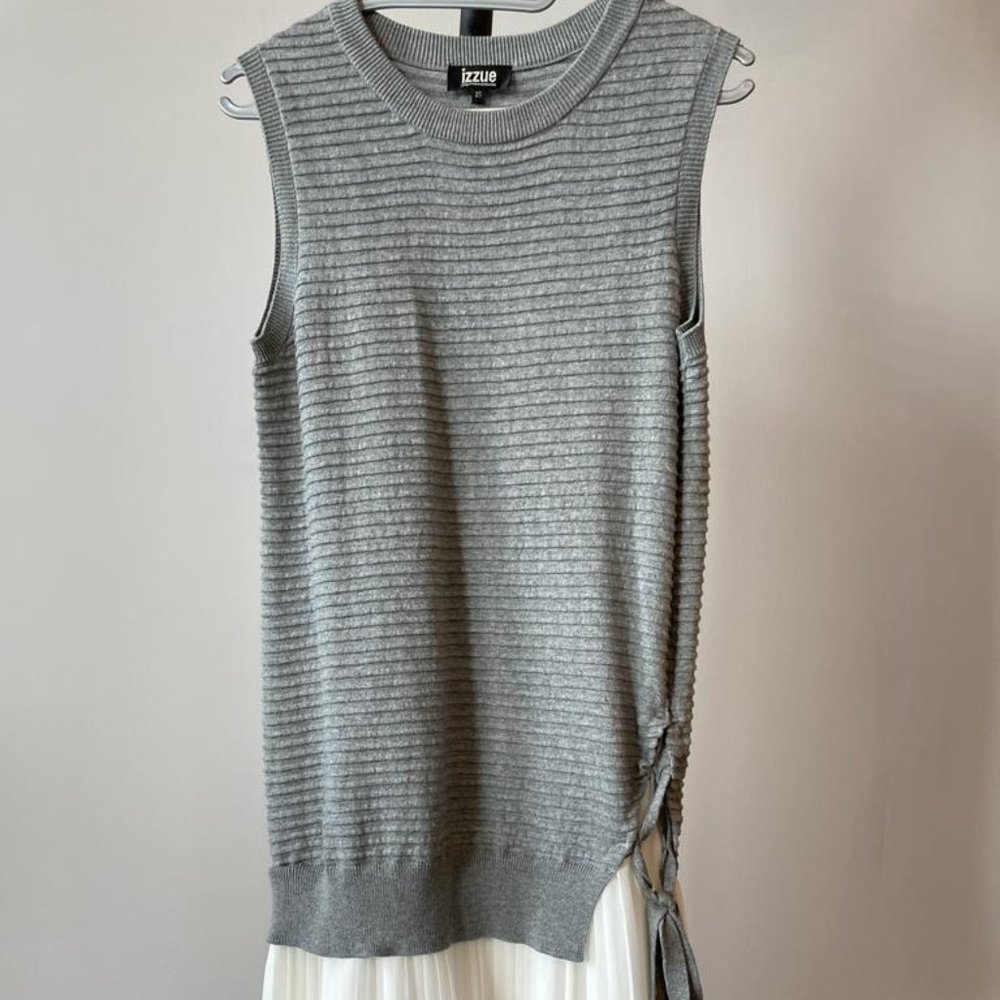 Izzue knitted lace dress